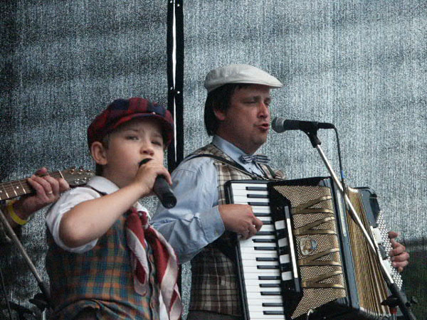 Robert a Karel - pro� ta sova tolik houkala ......