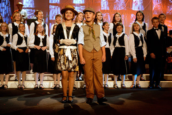 Robert Papou�ek, Vendula P��hodov�