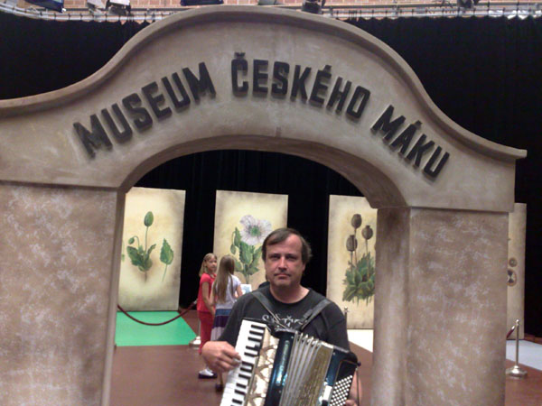 Patrola nat opt pro T dal ze Zpvnek Tentokrt je to pse ku, eku, ptku malik a Radan vymyslel Museum eskho Mku