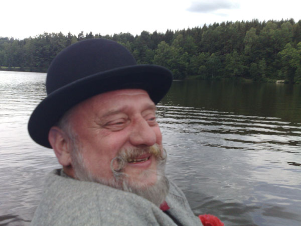 tymi koncerty a jednm seminem na tma: Staroprask psniky jako svbytn folklrn nr.. vedenm v nmin se do historie 3. ronku Schrammel Klang Festu nesmazateln zapsala Patrola lapeto. Fotografie mluv za ve.